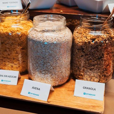 Wyndham Nordelta Tigre - Buenos Aires Hotel Kültér fotó Granola, oatmeal and cornflakes