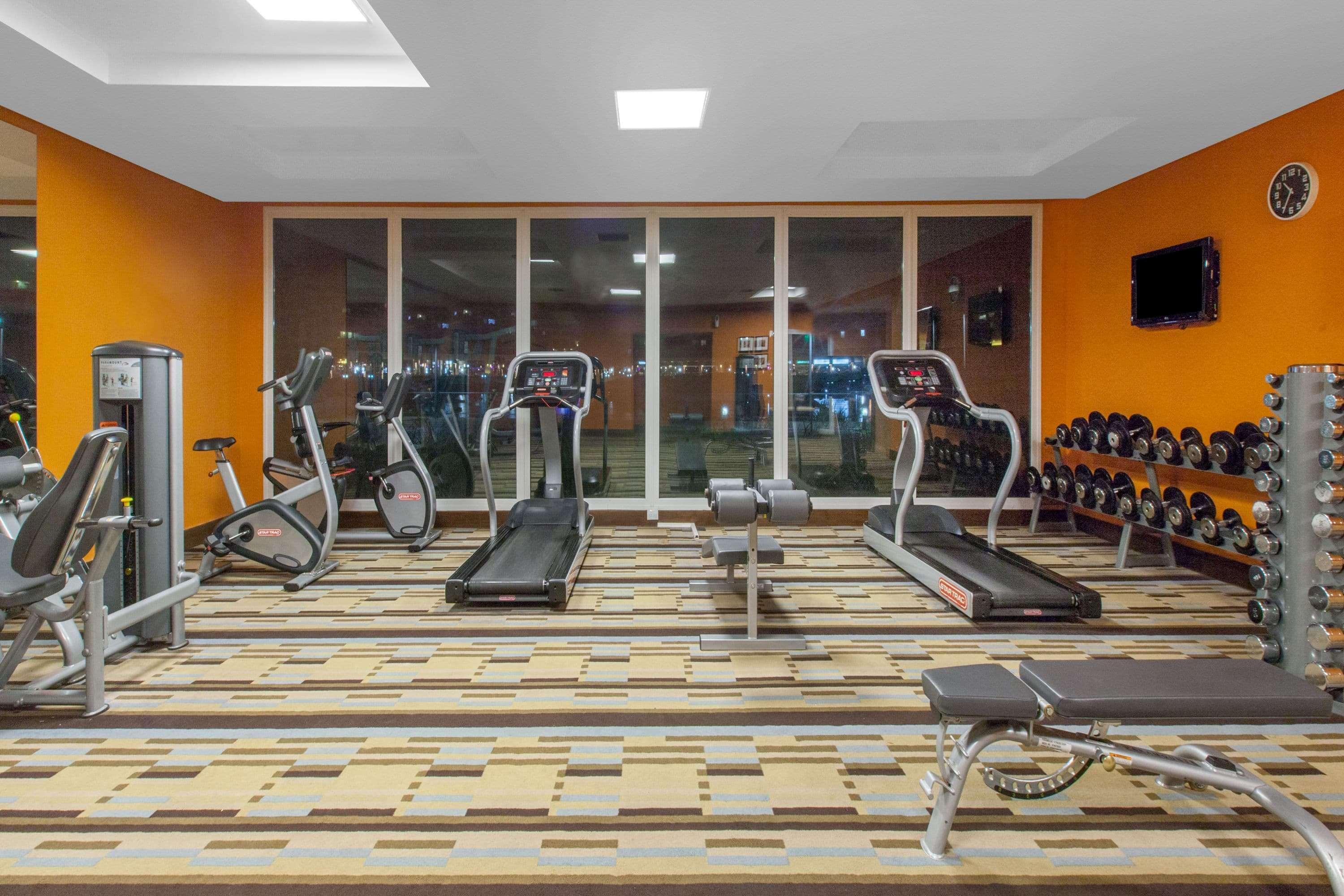 Wyndham Nordelta Tigre - Buenos Aires Hotel Kültér fotó The gym at the hotel