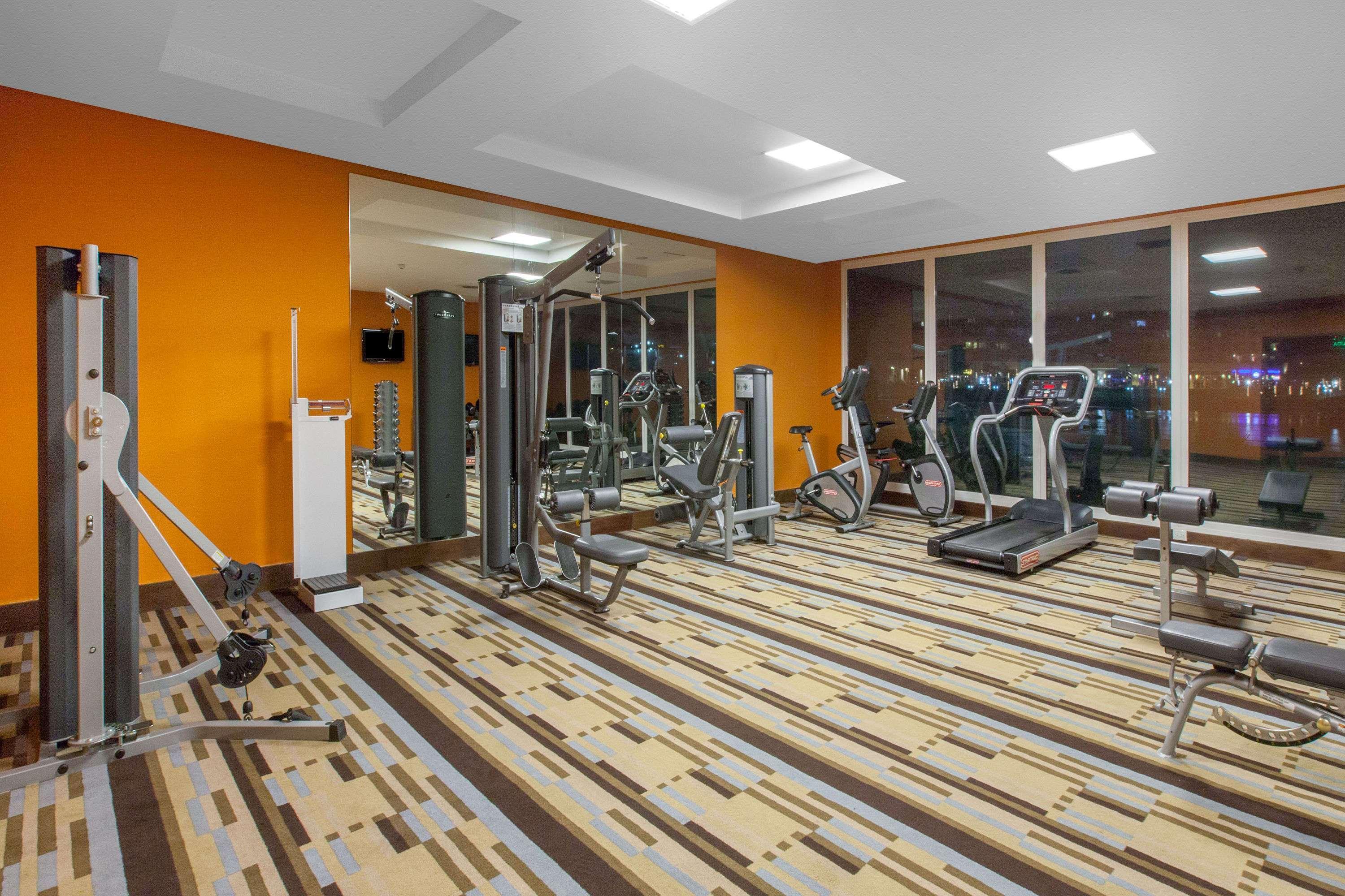 Wyndham Nordelta Tigre - Buenos Aires Hotel Kültér fotó The gym at the hotel